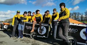 Photo de plusieurs personnes de la coopérative Tout en Vélo